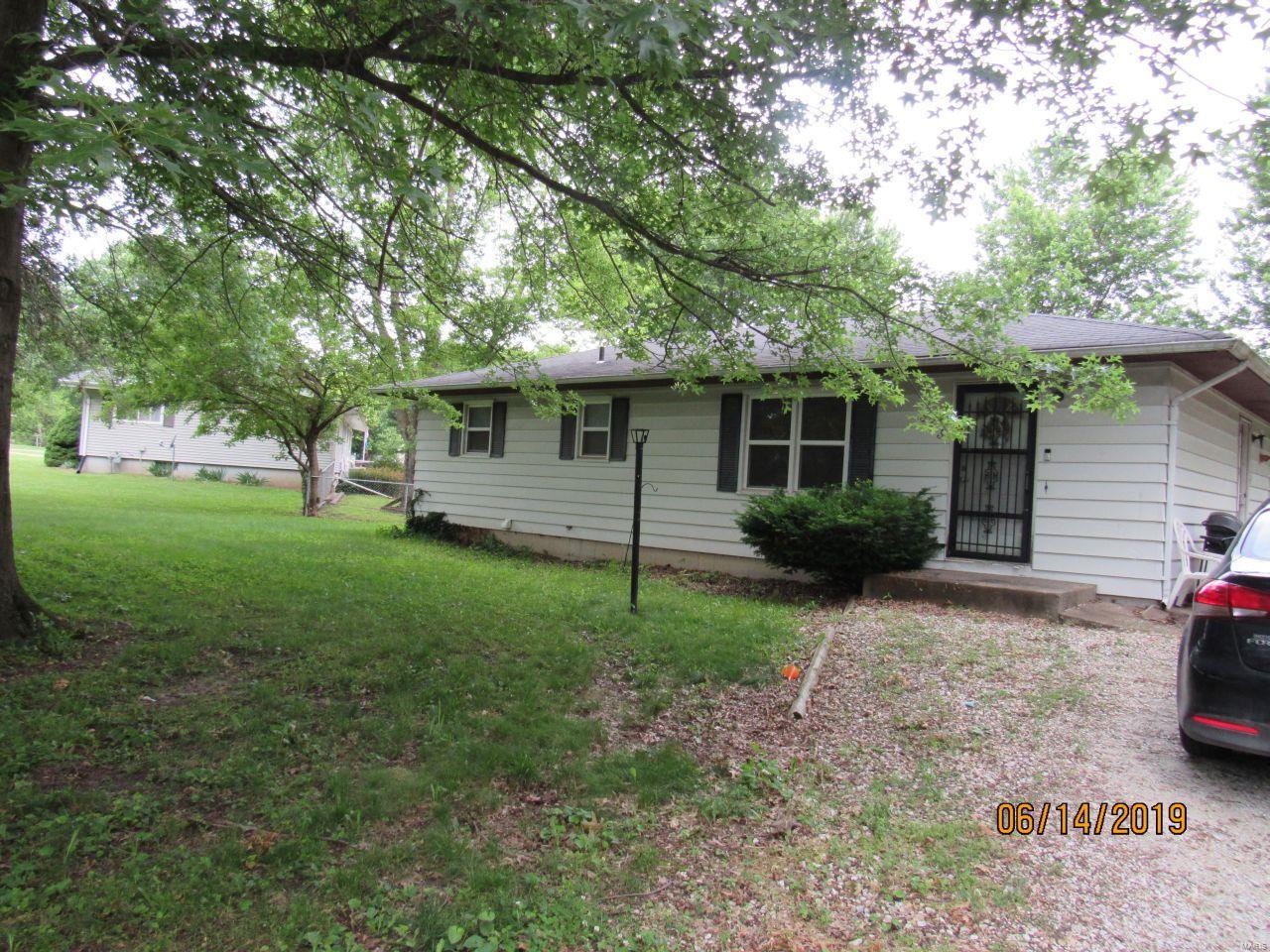 323 Sycamore Street Payson, IL 62360 - Photo 1 of 9 Gallery Image 1