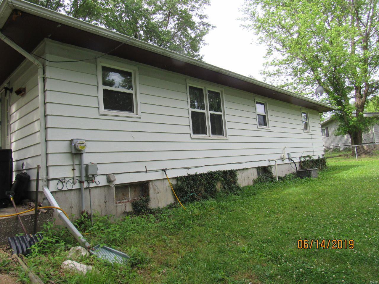 323 Sycamore Street Payson, IL 62360 - Photo 8 of 9 Gallery Image 8