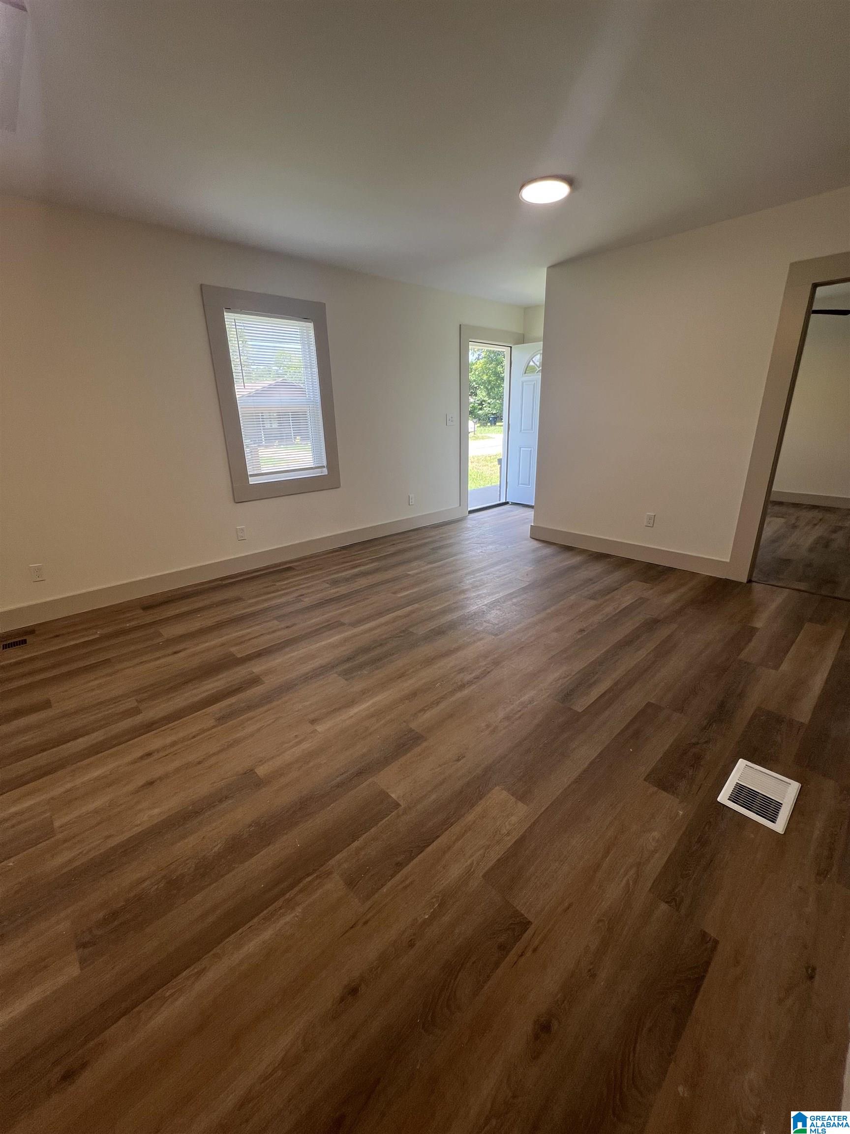 3733 Maple Avenue Southwest Birmingham, AL 35221 - Photo 6 of 14