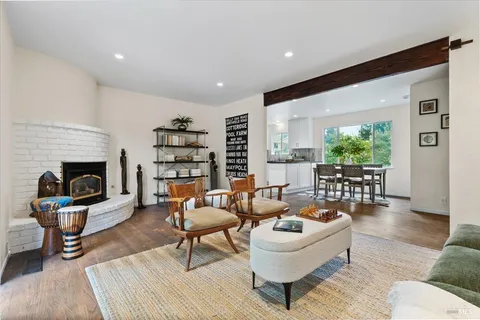 $1,375,000 | 7960 Bella Vista Drive, Sebastopol, CA 95472