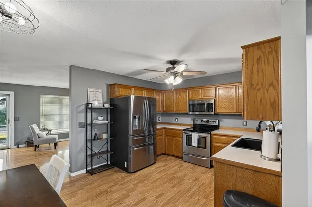 $350,000 | 800 East 14th Street, Kearney, MO 64060