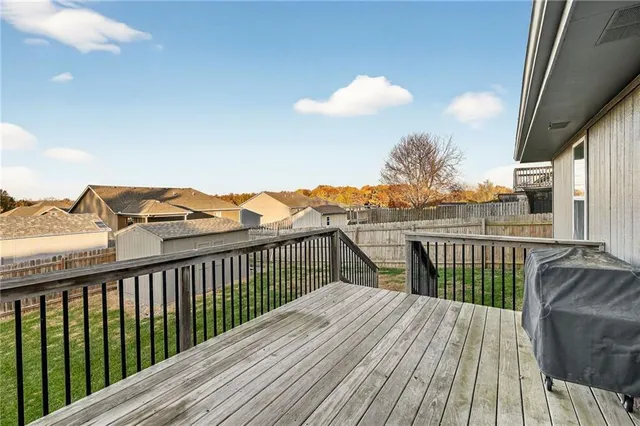 $350,000 | 800 East 14th Street, Kearney, MO 64060