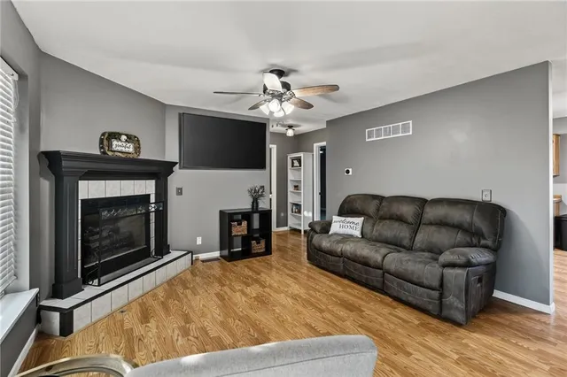 $350,000 | 800 East 14th Street, Kearney, MO 64060