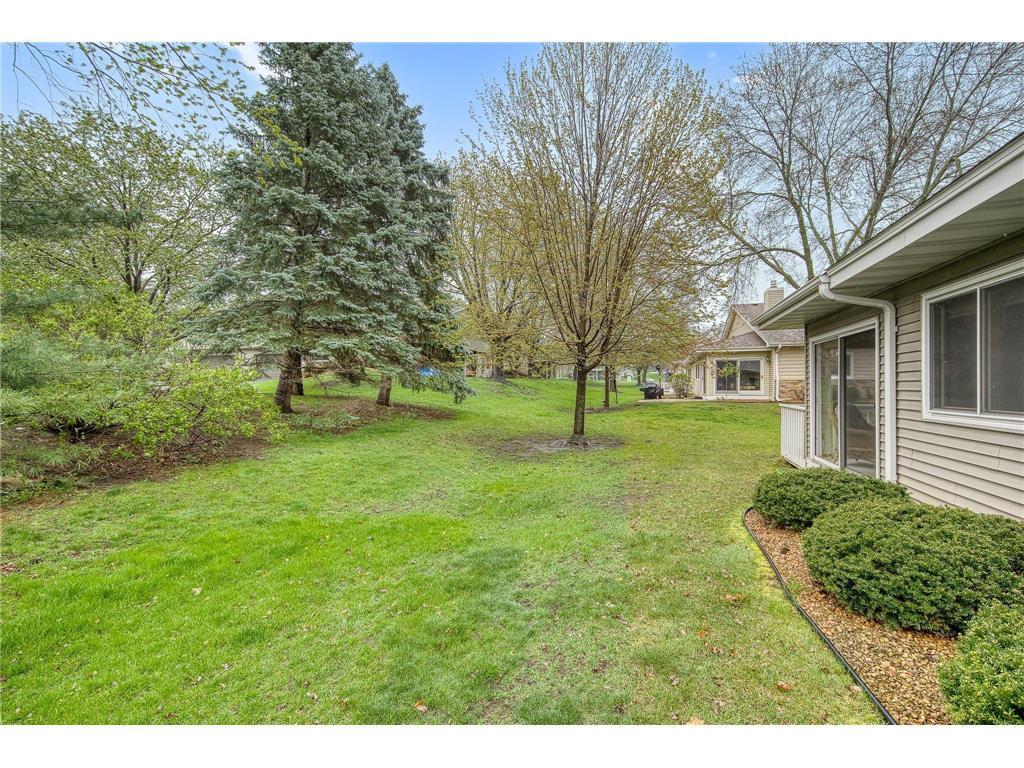 6886 Romeo Road Woodbury, MN 55125 - Photo 2 of 24