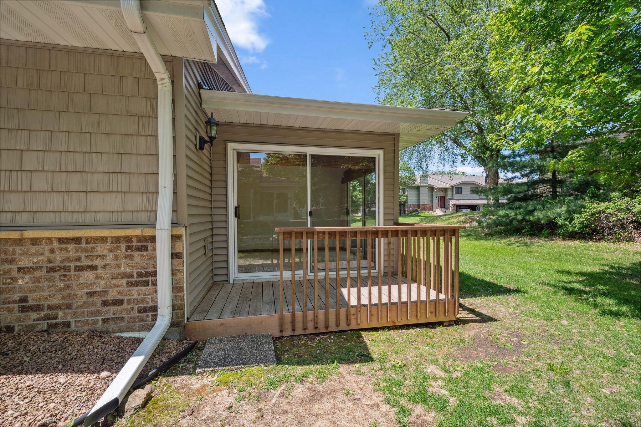 6886 Romeo Road Woodbury, MN 55125 - Photo 3 of 24