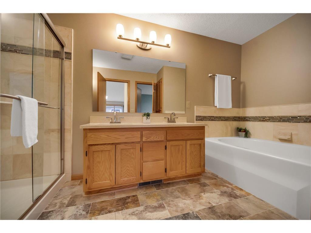 6886 Romeo Road Woodbury, MN 55125 - Photo 9 of 24