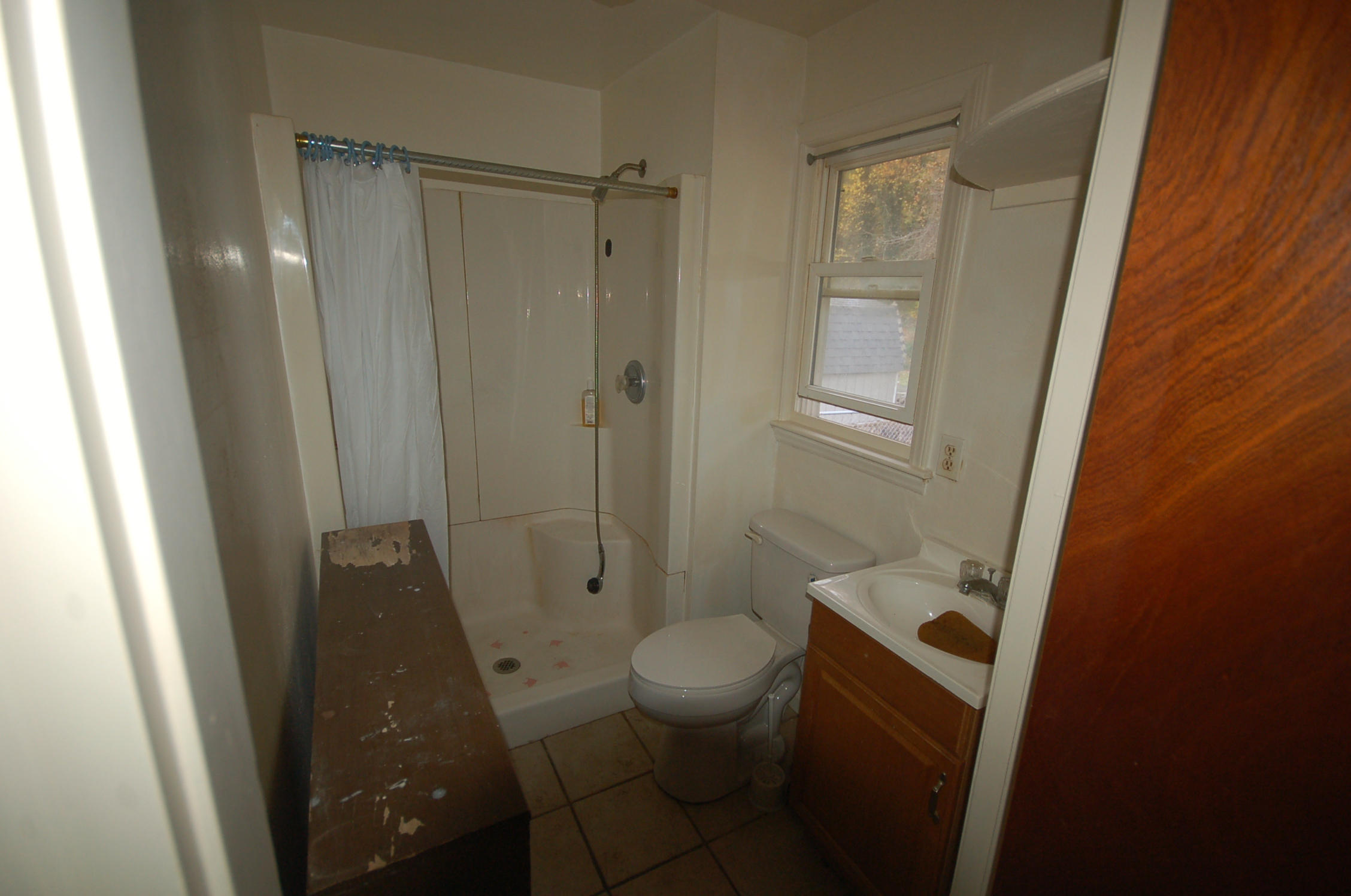2028 Laura Road Northwest Roanoke, VA 24017 - Photo 4 of 13 full bath