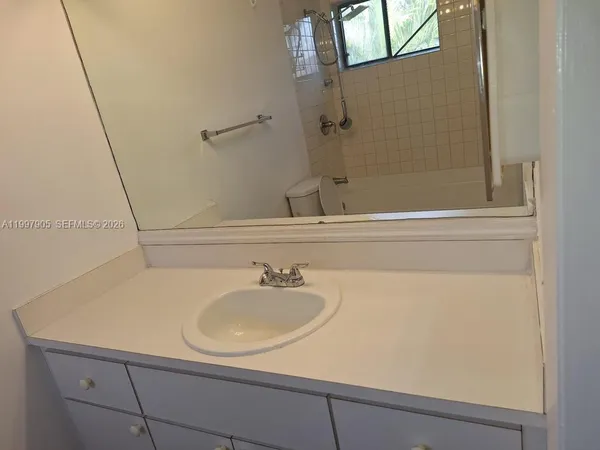 $1,800 | Central North Miami, North Miami, FL 33161