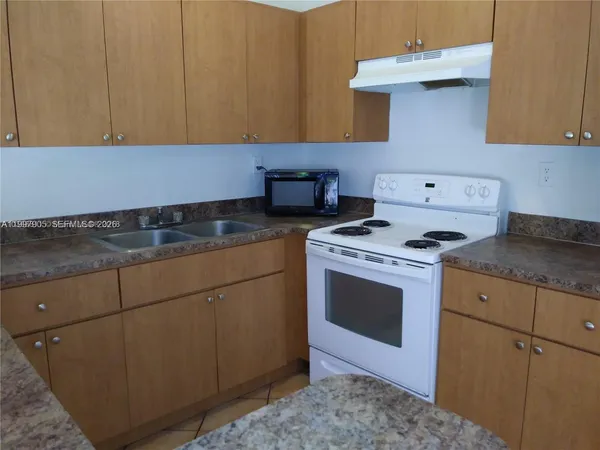 $1,800 | Central North Miami, North Miami, FL 33161