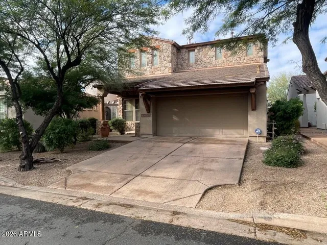a view of a entrance gate of the house