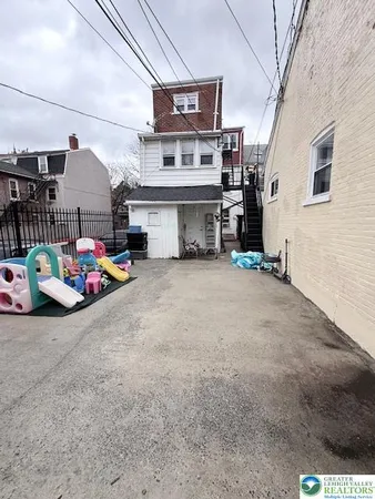 $2,100 | 944 Walnut Street, Allentown, PA 18102