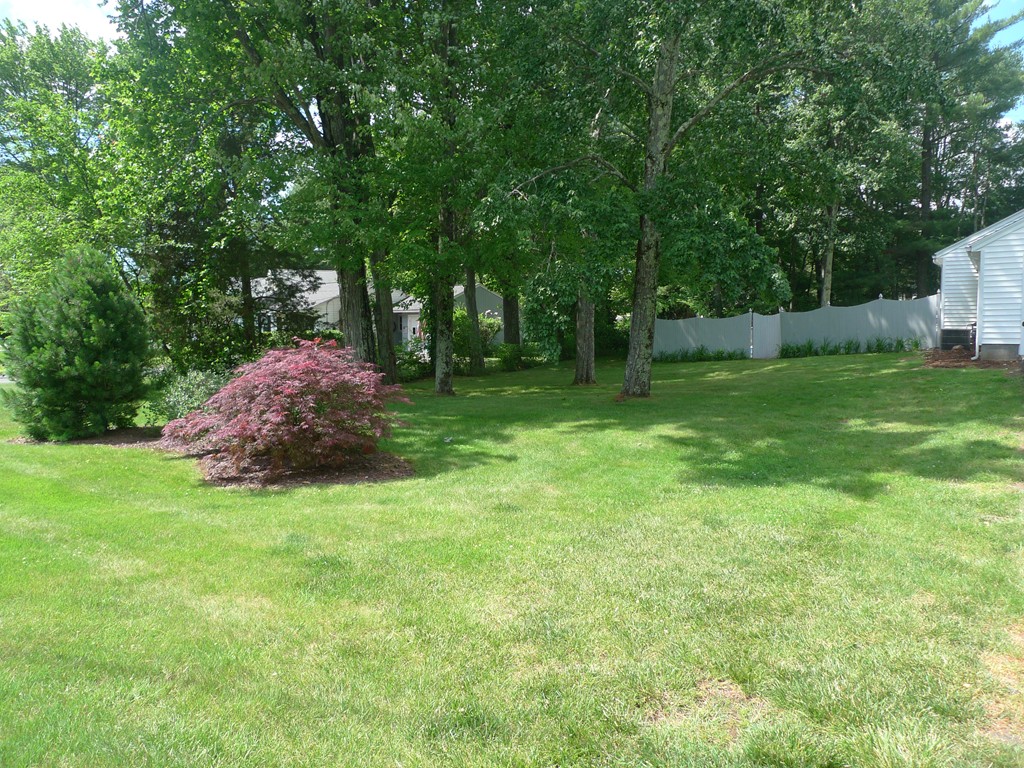 201 Porter Road East Longmeadow, MA 01028 - Photo 3 of 29 Gallery Image 3