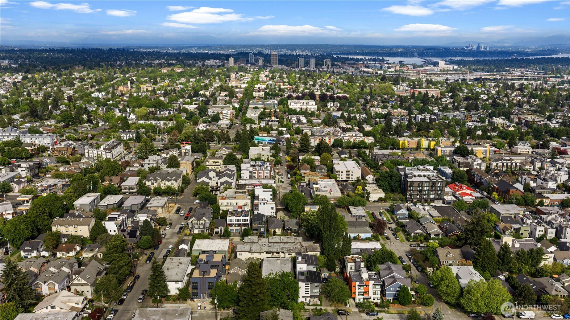 4420 Dayton Avenue North, Unit 2 Seattle, WA 98103 - Photo 30 of 32