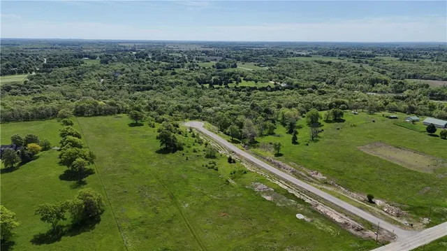 $1,100,000 | 5400 West 188th Terrace, Stilwell, KS 66085