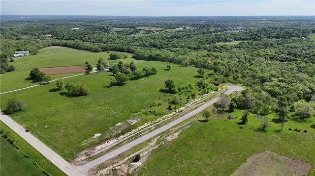 $1,100,000 | 5400 West 188th Terrace, Stilwell, KS 66085