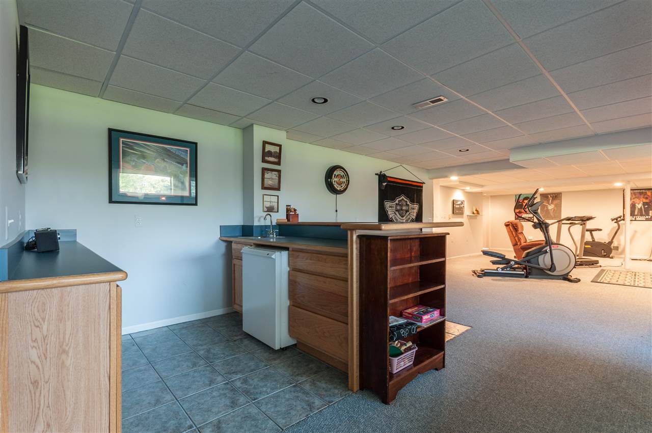 4170 Carbary Court Rochester, MI 48306 - Photo 48 of 67 31331646-47.JPG