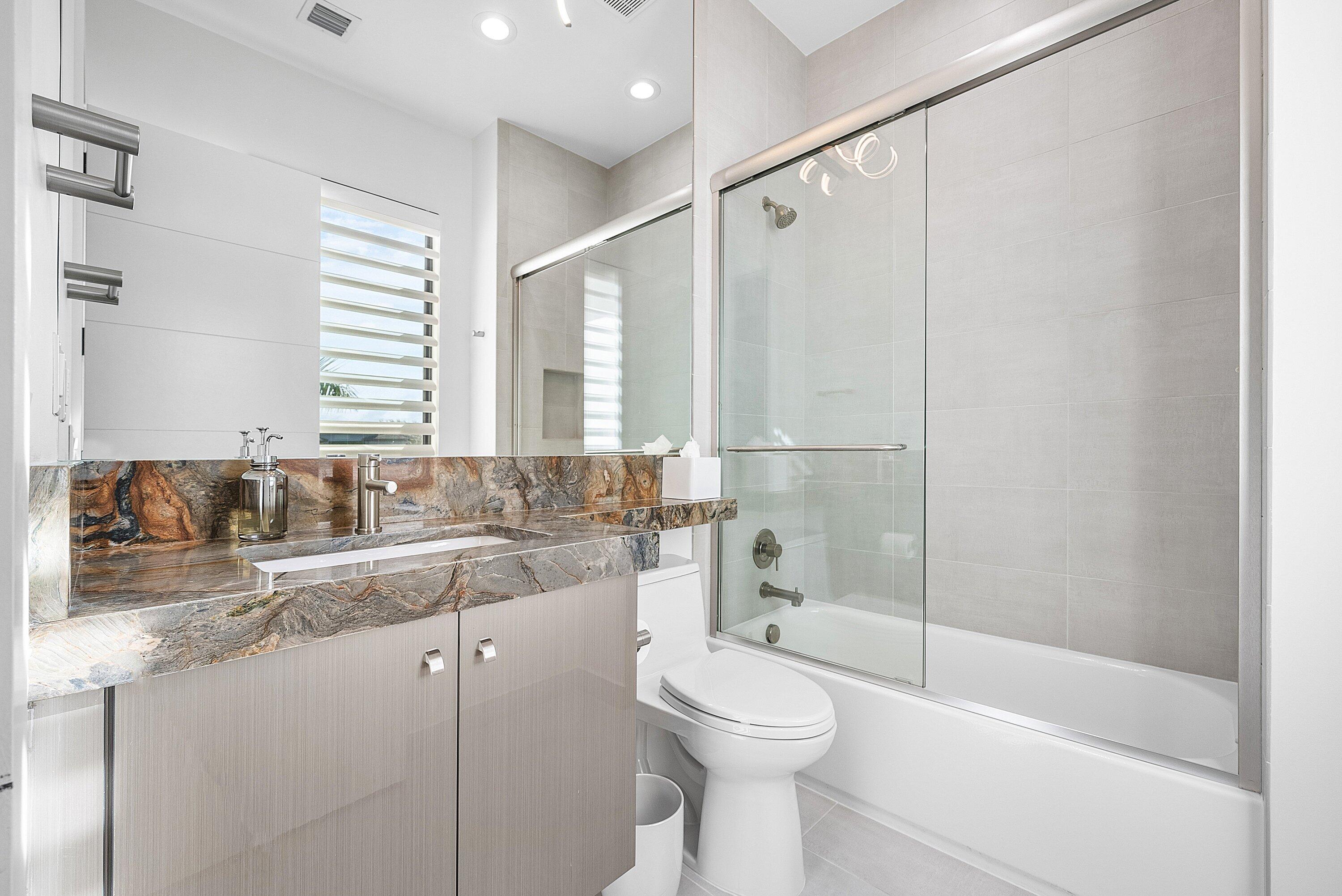 9569 Vescovato Way Boca Raton, FL 33496 - Photo 34 of 98 Ensuite