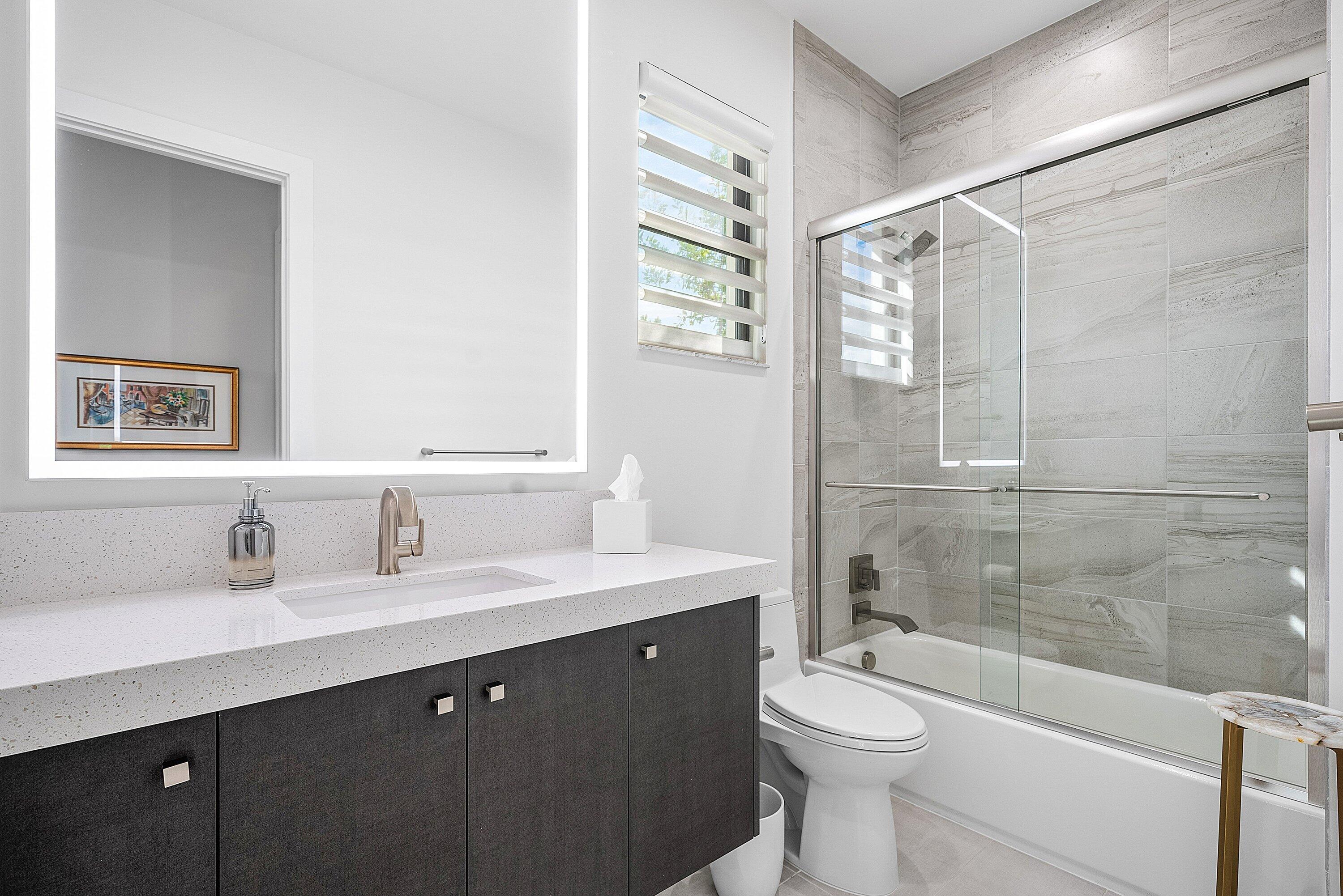 9569 Vescovato Way Boca Raton, FL 33496 - Photo 39 of 98 Ensuite