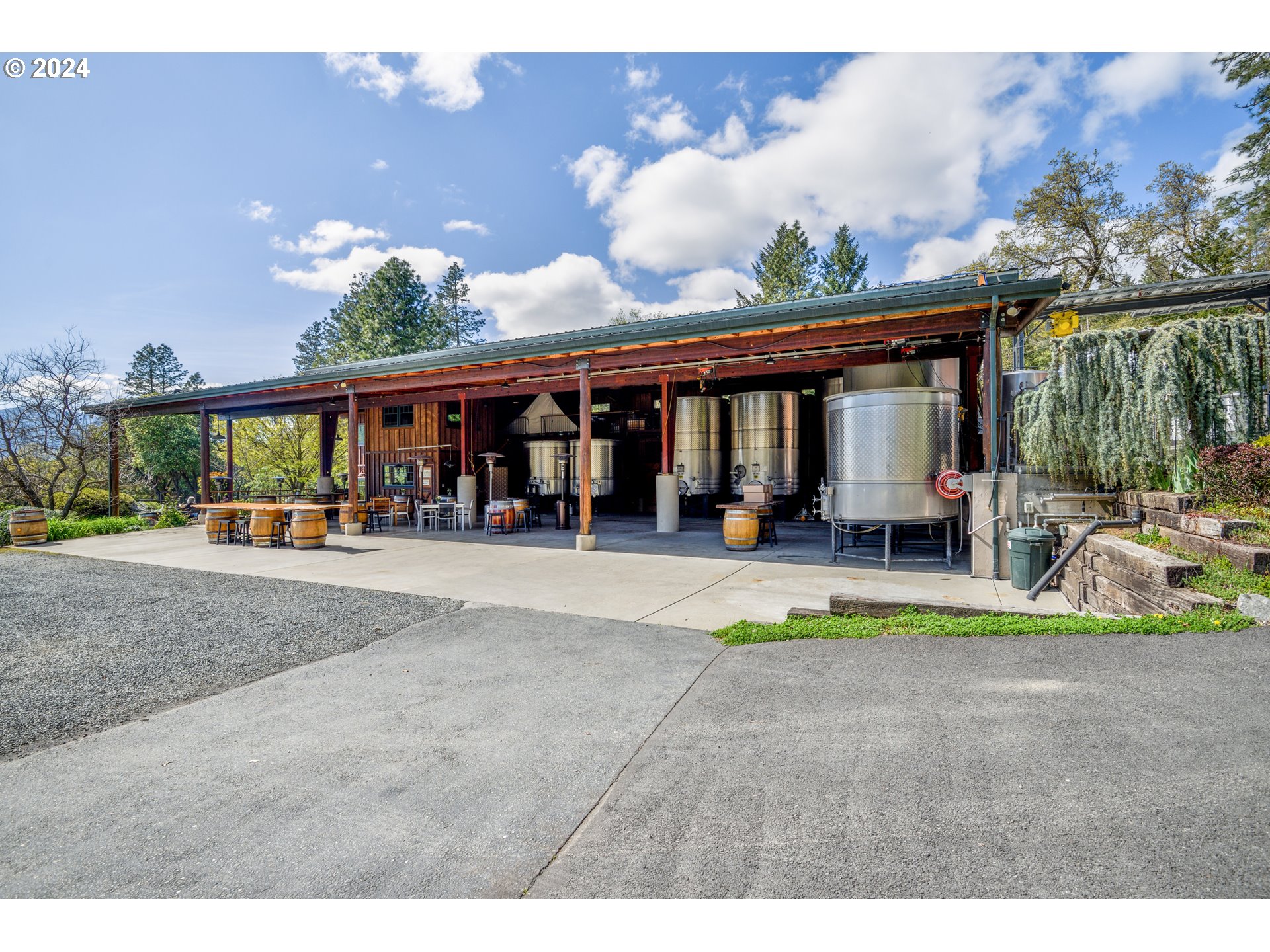 818 Slagle Creek Road Grants Pass, OR 97527 - Photo 17 of 47