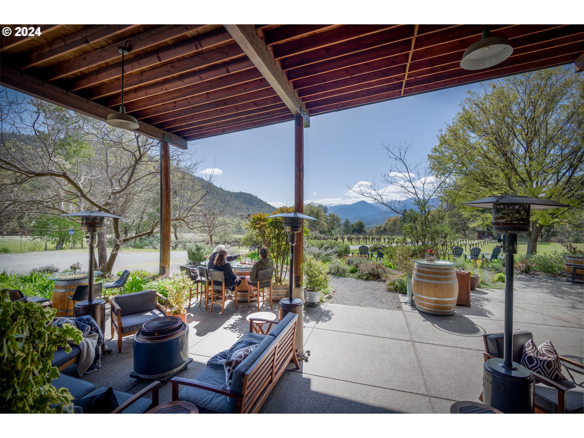 818 Slagle Creek Road Grants Pass, OR 97527 - Photo 21 of 47