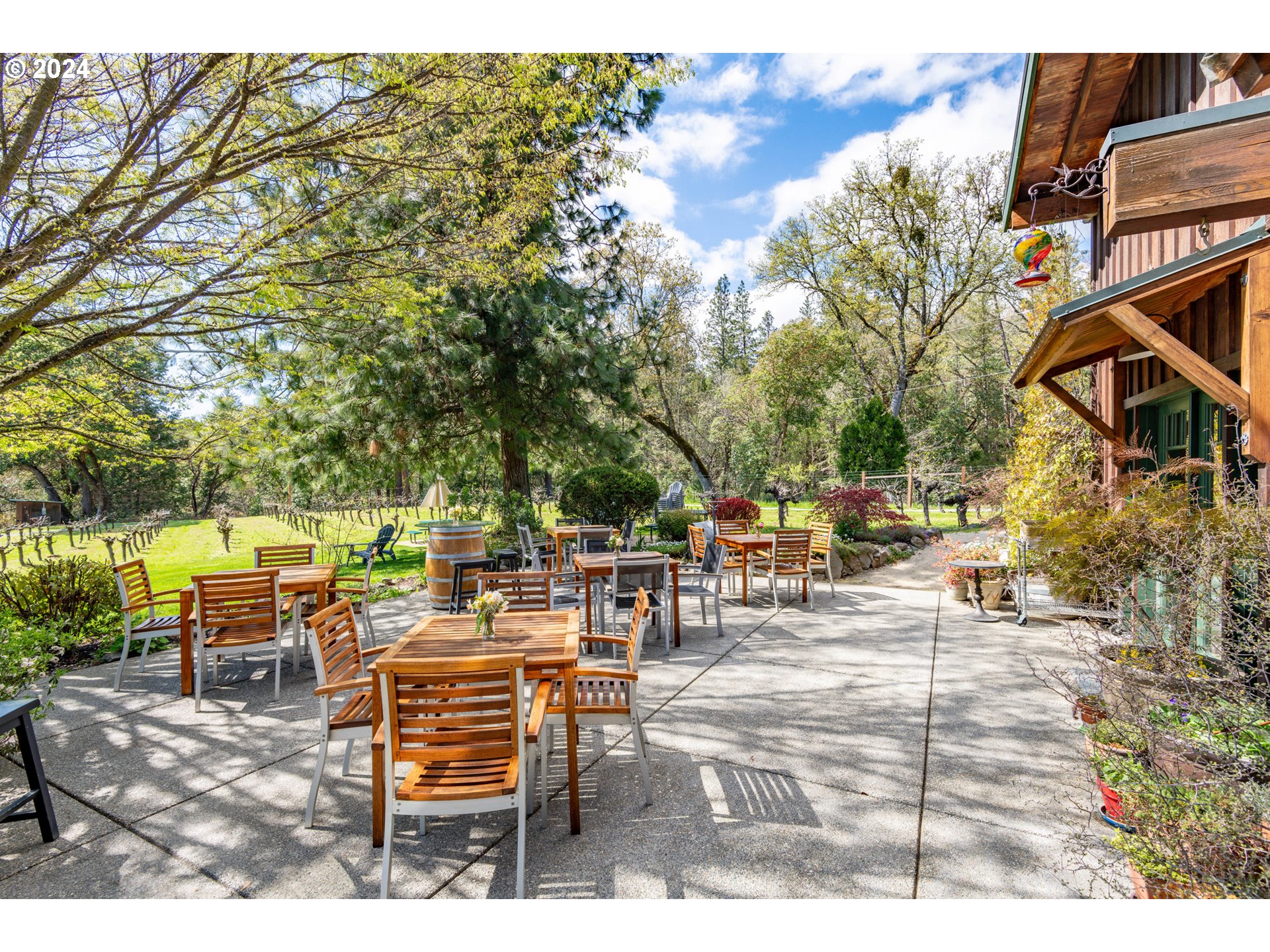 818 Slagle Creek Road Grants Pass, OR 97527 - Photo 23 of 47