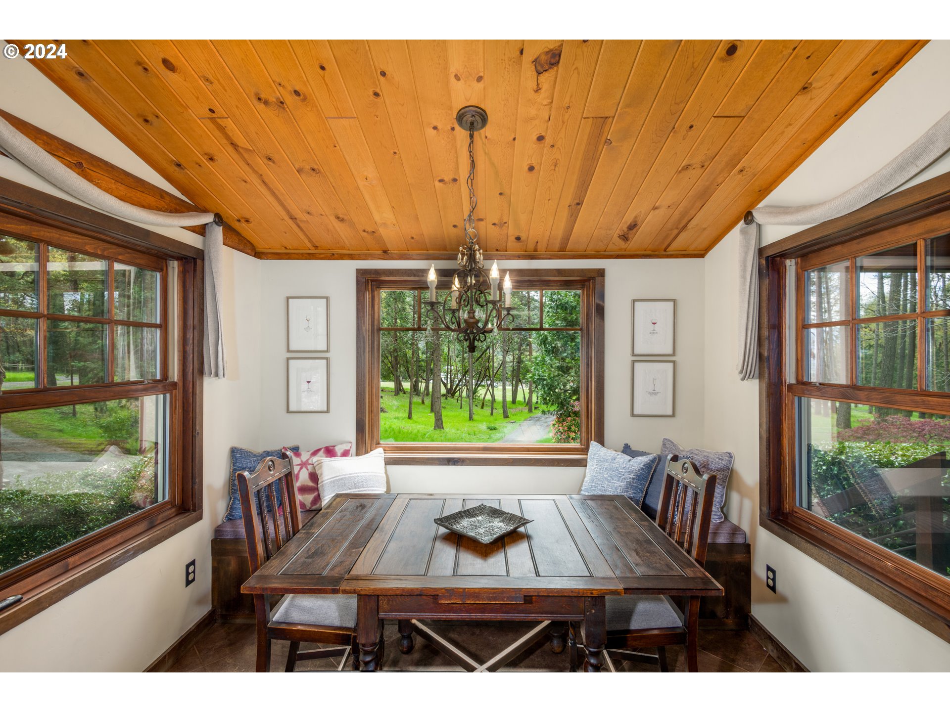 818 Slagle Creek Road Grants Pass, OR 97527 - Photo 30 of 47 Guest Quarters