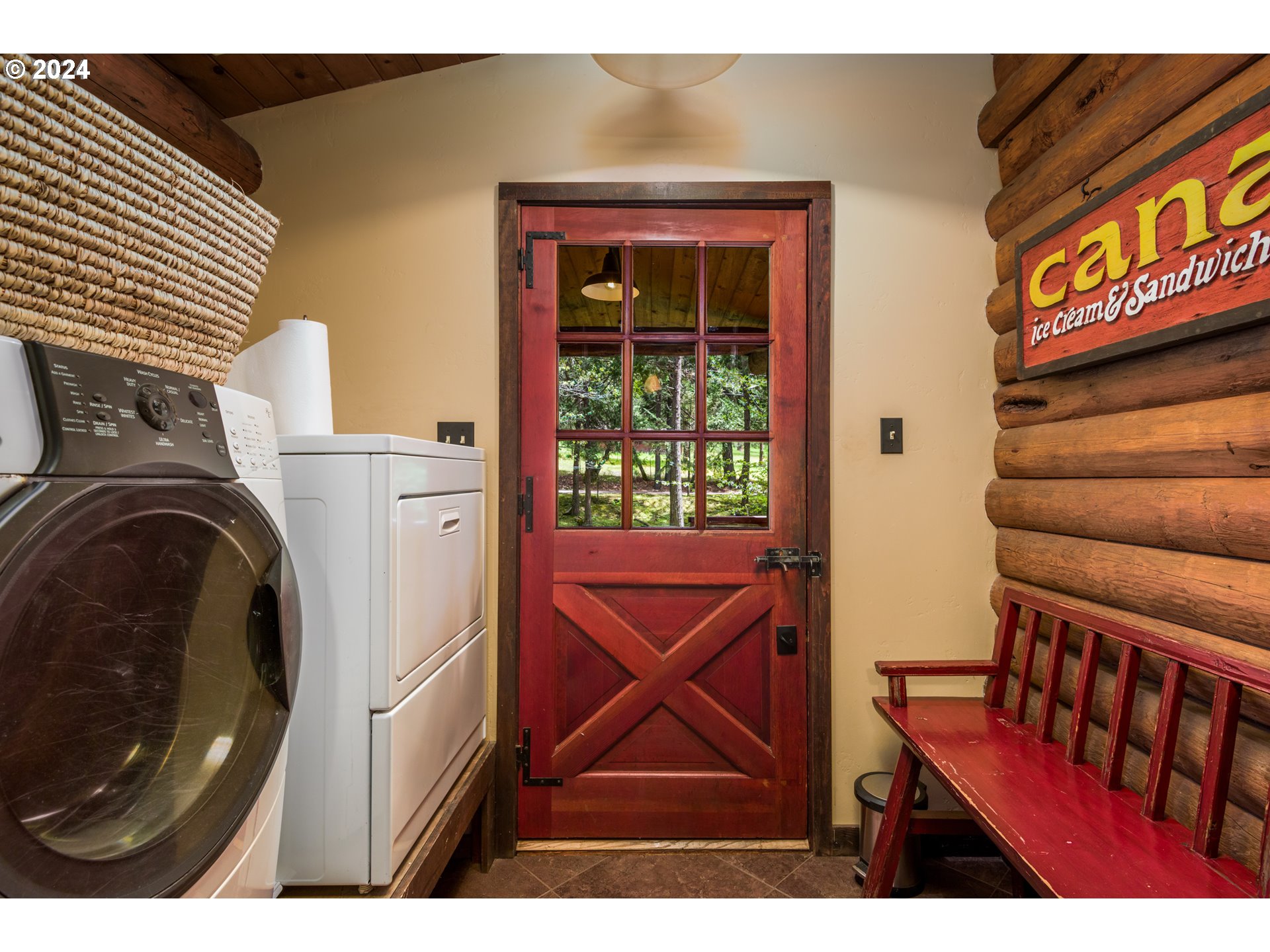 818 Slagle Creek Road Grants Pass, OR 97527 - Photo 35 of 47 Guest Quarters