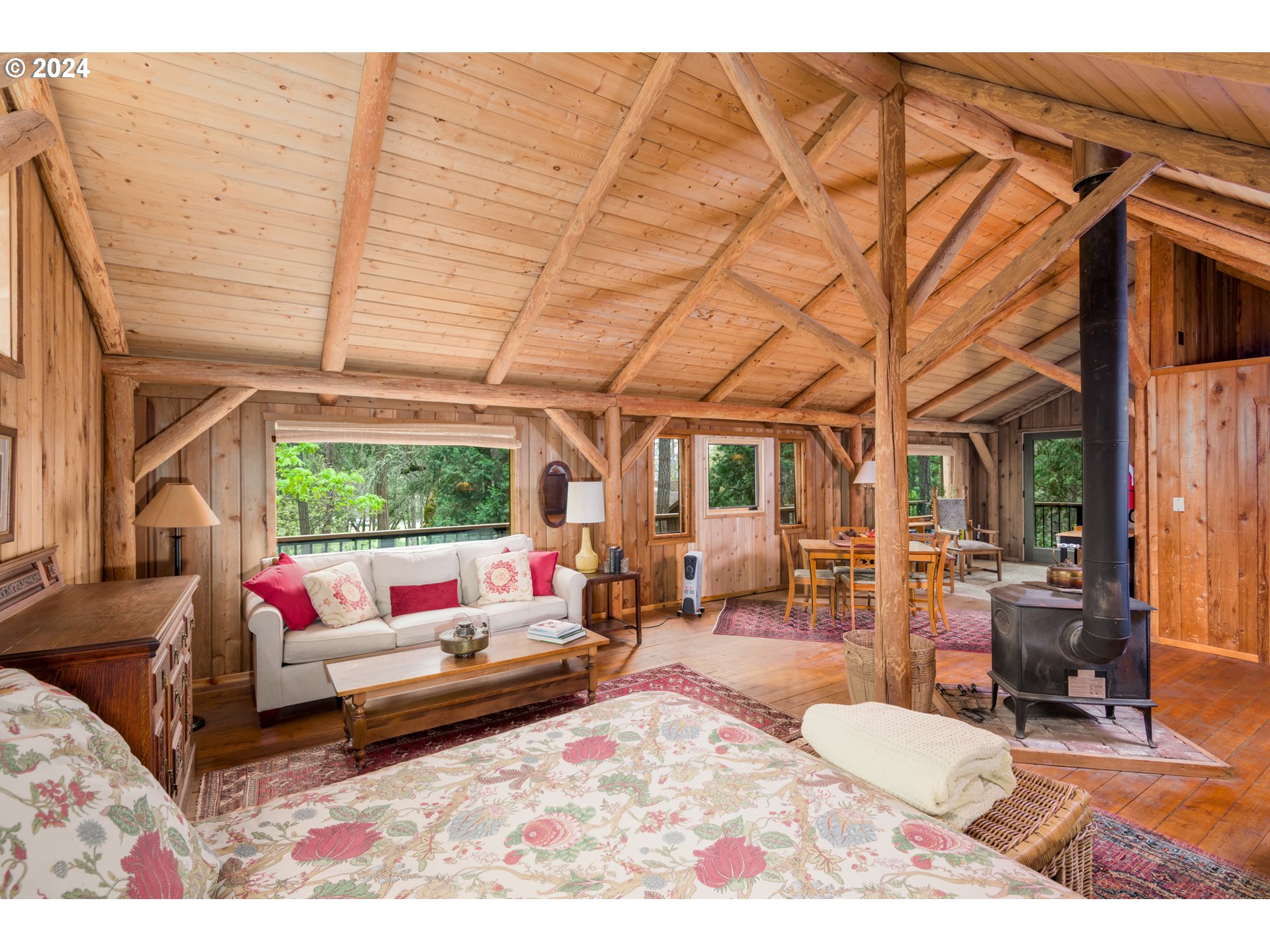 818 Slagle Creek Road Grants Pass, OR 97527 - Photo 39 of 47 Guest Quarters