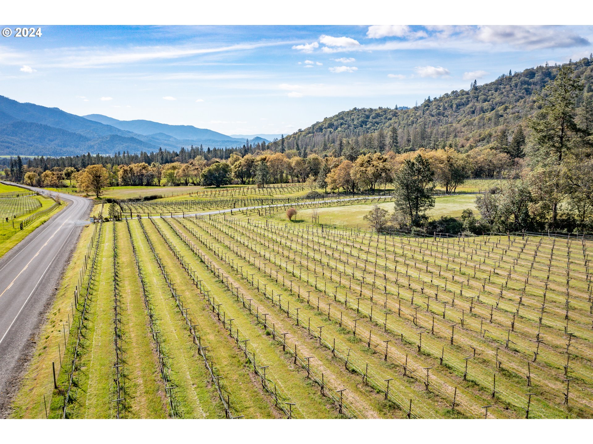 818 Slagle Creek Road Grants Pass, OR 97527 - Photo 44 of 47