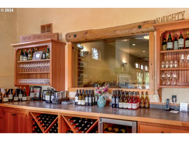 $2,985,000 | 818 Slagle Creek Road, Grants Pass, OR 97527