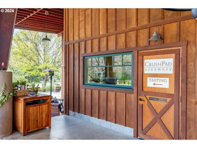 $2,985,000 | 818 Slagle Creek Road, Grants Pass, OR 97527