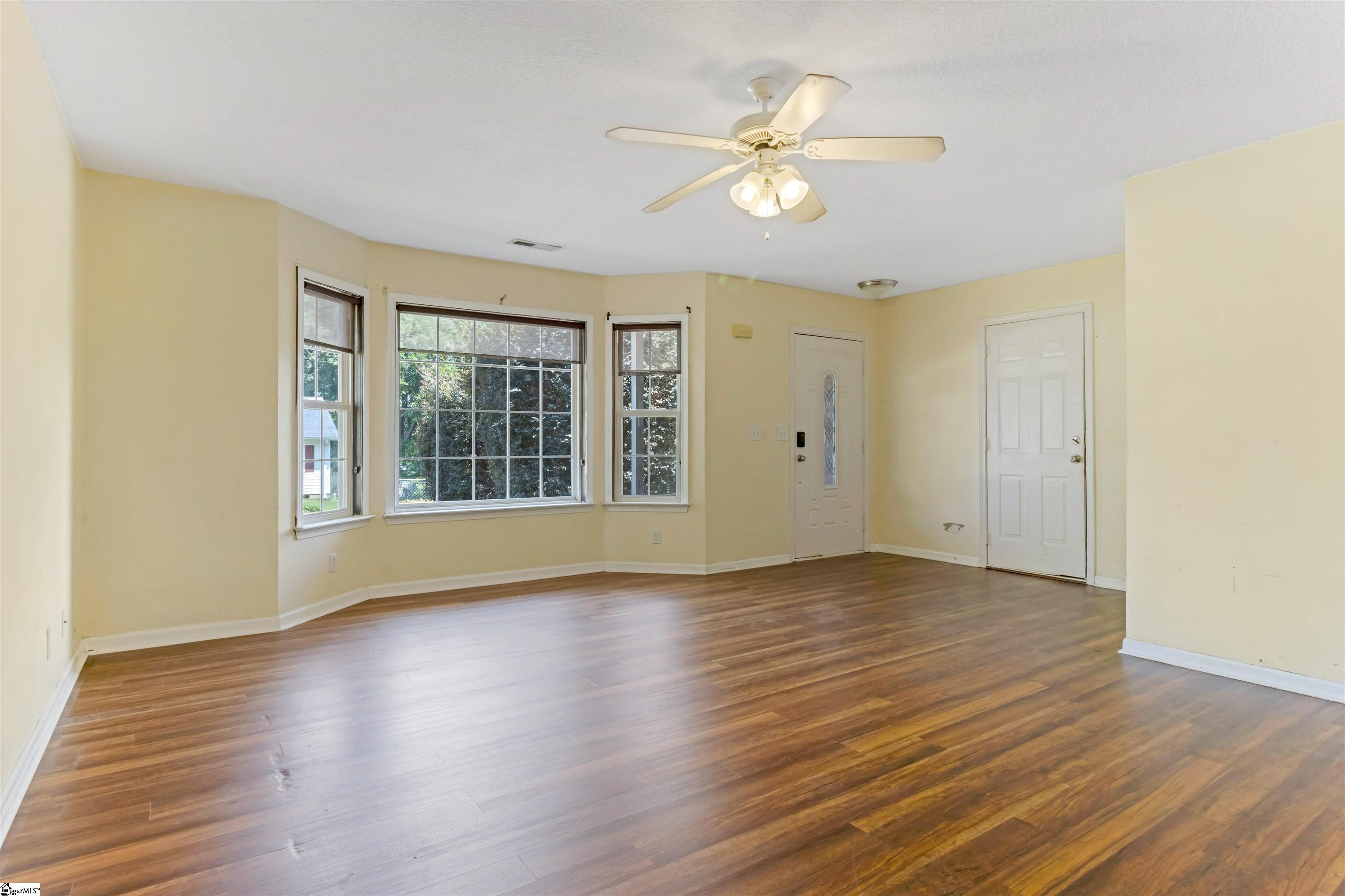 400 Panther Court Greer, SC 29651 - Photo 4 of 34