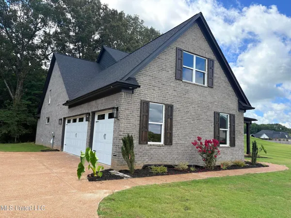 $605,900 | 1483 John Thomas Cove, Hernando, MS 38632