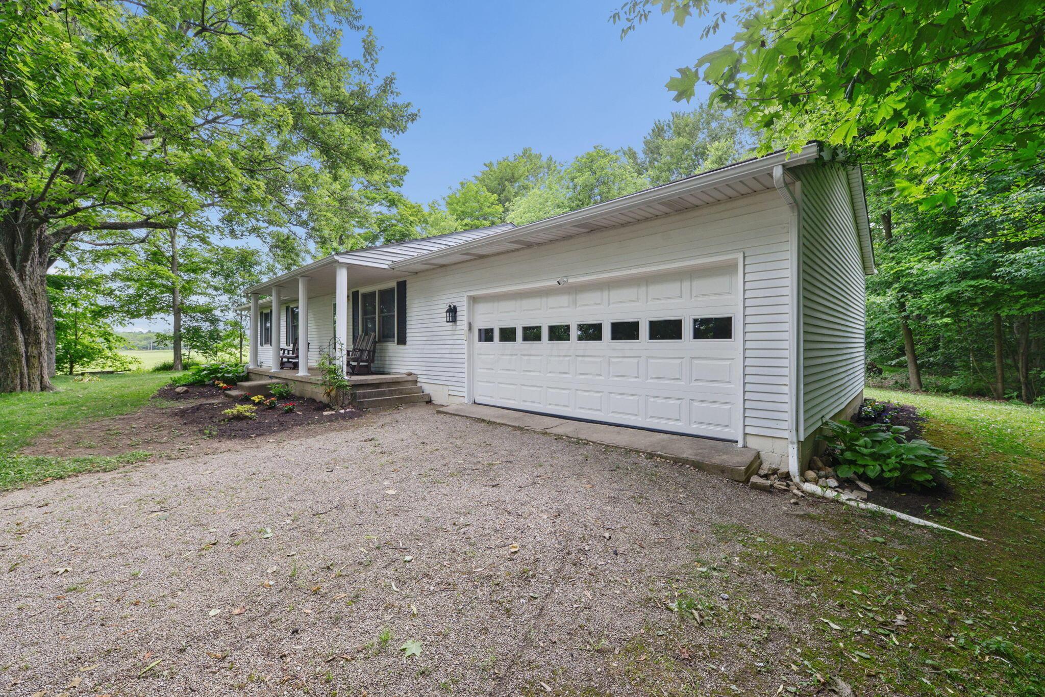 7860 Lane Road Centerburg, OH 43011 - Photo 4 of 31