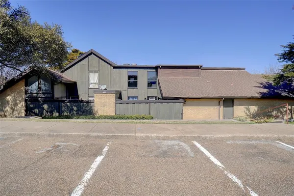 $149,000 | 4643 Country Condos Creek Drive, Unit 1092, Dallas, TX 75236