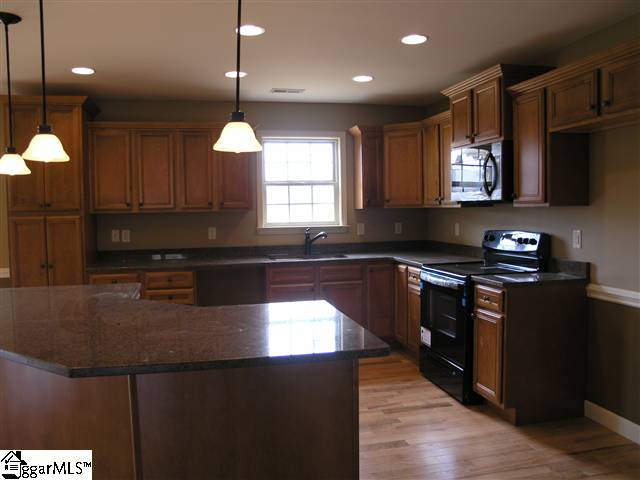 121 Fox Farm Way Greer, SC 29651 - Photo 11 of 24