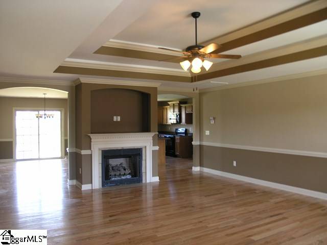 121 Fox Farm Way Greer, SC 29651 - Photo 3 of 24