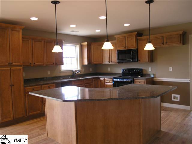121 Fox Farm Way Greer, SC 29651 - Photo 10 of 24