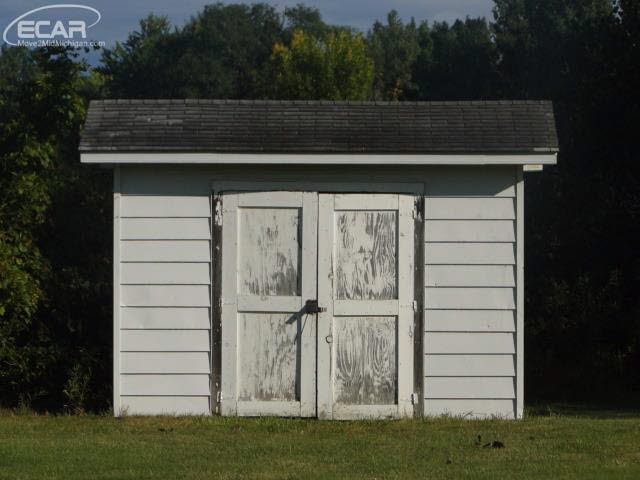 8071 Rathbun Road Birch Run, MI 48415 - Photo 11 of 12 21373285-10.JPG