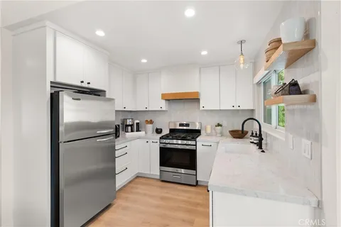 $8,500 | 617 1/2 Acacia Avenue, Corona del Mar, CA 92625