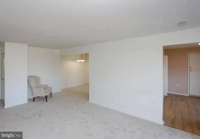 $180,000 | 8711 Hayshed Lane, Unit 14, Columbia, MD 21045