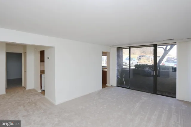 $180,000 | 8711 Hayshed Lane, Unit 14, Columbia, MD 21045