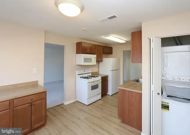 $180,000 | 8711 Hayshed Lane, Unit 14, Columbia, MD 21045