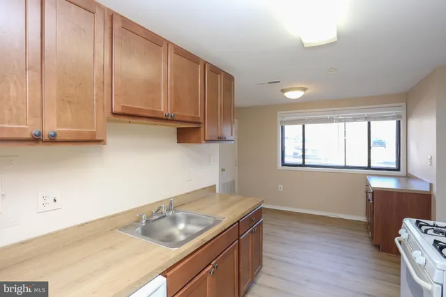 $180,000 | 8711 Hayshed Lane, Unit 14, Columbia, MD 21045