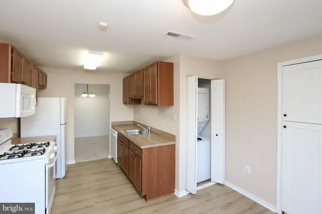 $180,000 | 8711 Hayshed Lane, Unit 14, Columbia, MD 21045