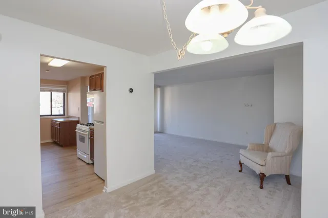 $180,000 | 8711 Hayshed Lane, Unit 14, Columbia, MD 21045