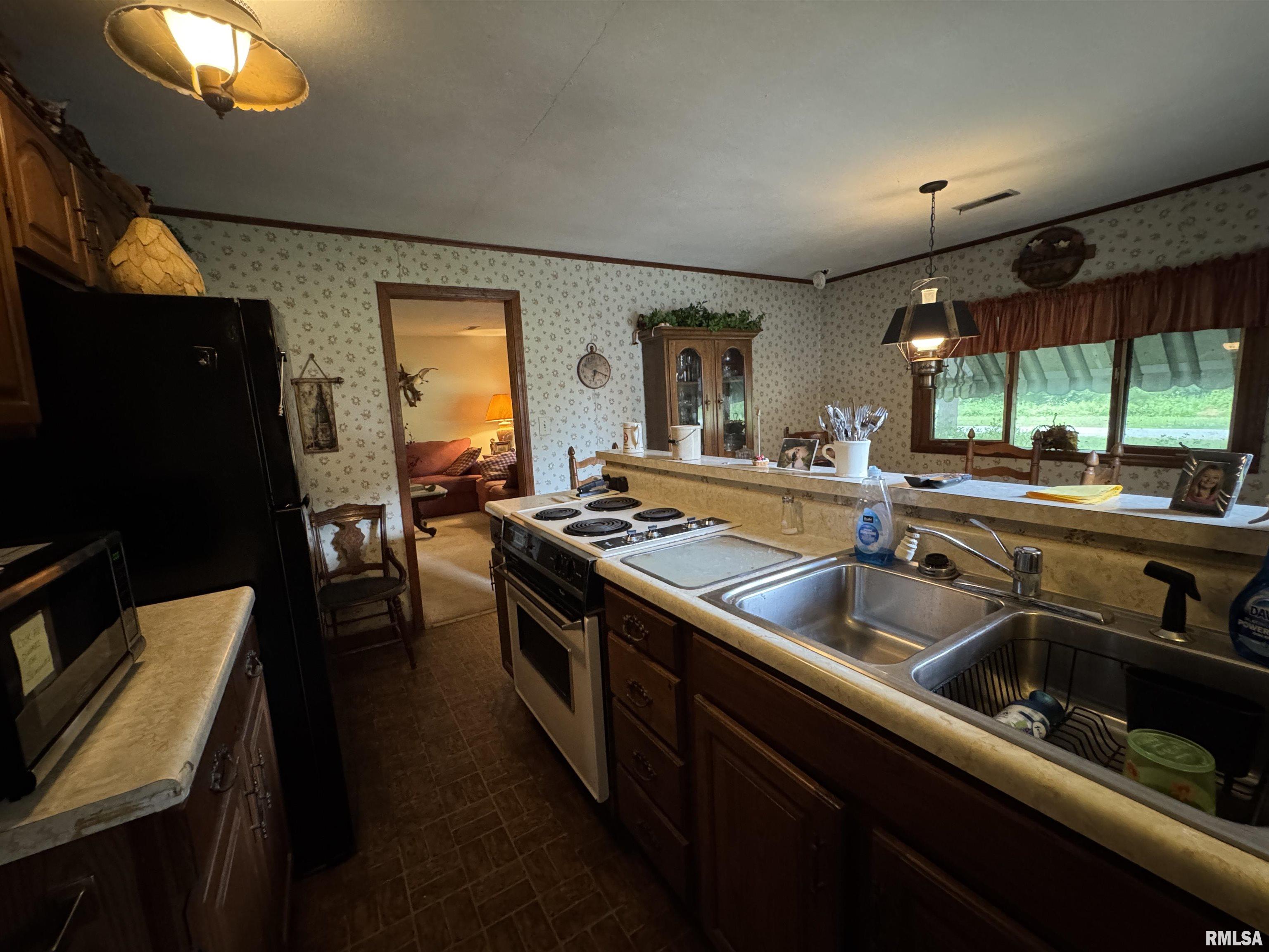 6924 Garden View Lane Springfield, IL 62712 - Photo 13 of 37