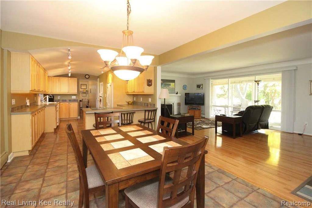 1535 East Hamlin Road Rochester Hills, MI 48307 - Photo 9 of 27