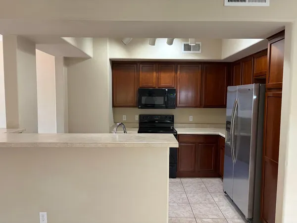$2,175 | 16825 North 14th Street, Unit 49, Phoenix, AZ 85022