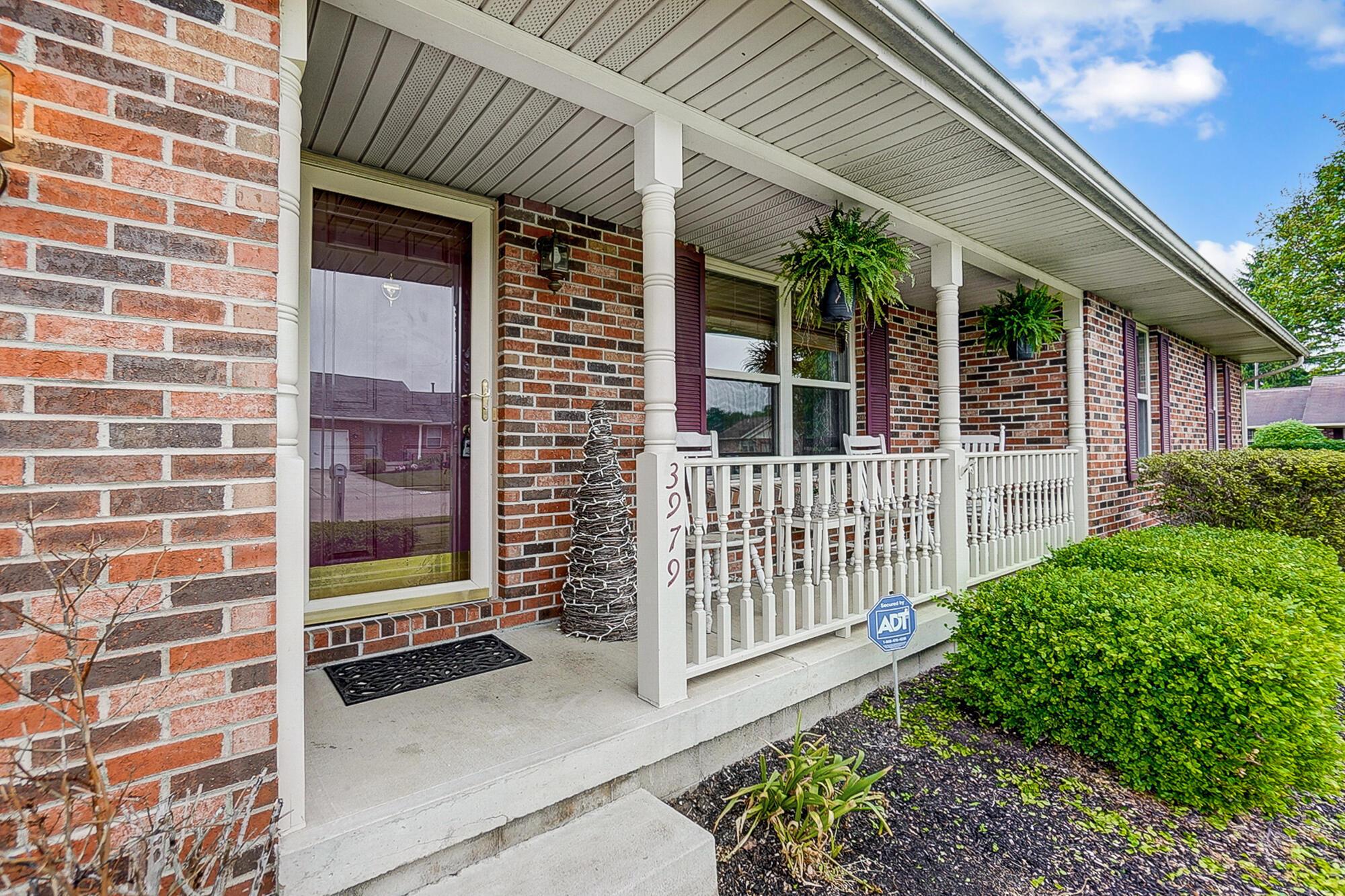 3979 Delmar Circle Springfield, OH 45503 - Photo 3 of 30 004